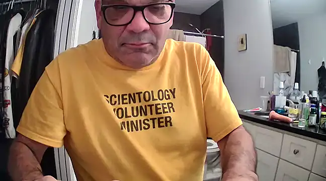 lou63ponce online show from December 17, 10:11 pm