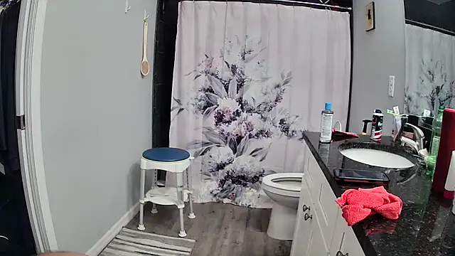 lou63ponce online show from September 8, 8:41 pm