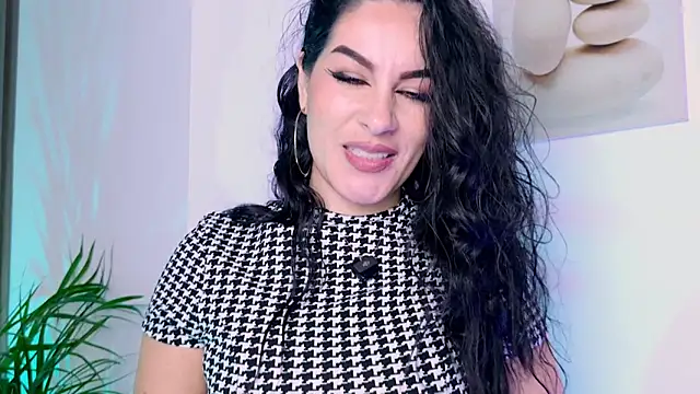 Snapshot of Pamela_Rosal chatting on April 13, 12:54 pm Pamela Rosal online show from April 13, 12:54 pm