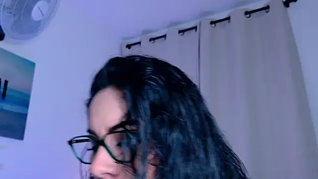 Snapshot of Pamela_Rosal chatting on May 2, 1:38 pm Pamela Rosal online show from May 2, 1:38 pm