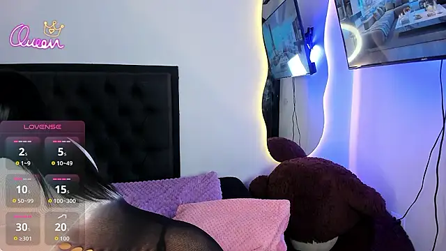 Snapshot of Maryonthemoon chatting on March 24, 1:10 am Maryonthemoon online show from March 24, 1:10 am