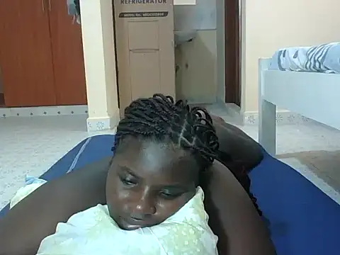 hotebbbyy online show from January 19, 6:39 am