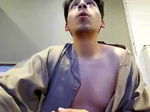 L-san online show from December 5, 12:11 pm