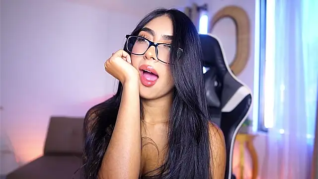 Sara albrecht online show from December 14, 12:33 pm