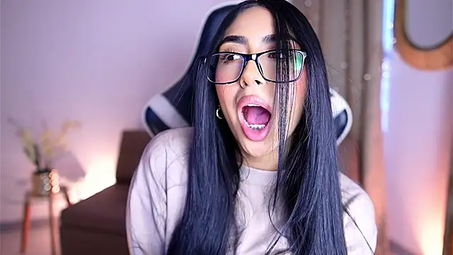 Sara albrecht online show from December 27, 12:34 pm