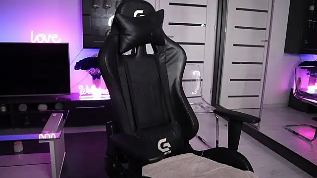 Snapshot of Beauty_Anne chatting on November 26, 6:58 am Beauty Anne online show from November 26, 6:58 am