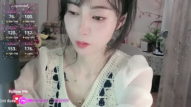 Snapshot of Lisa-s chatting on October 19, 12:33 am Lisa-s online show from October 19, 12:33 am