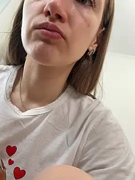 KateRedgar online show from May 1, 7:57 am
