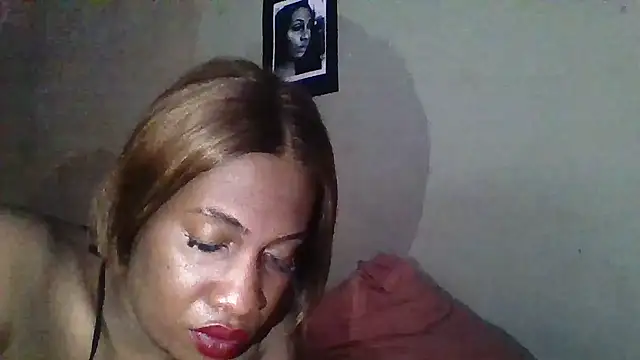 Snapshot of Moorella1 chatting on September 27, 8:52 am Moorella1 online show from September 27, 8:52 am