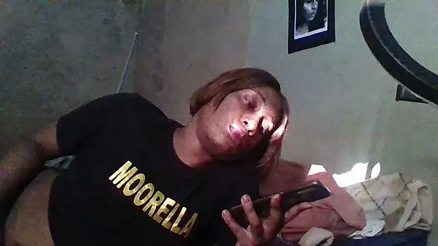 Snapshot of Moorella1 chatting on October 5, 3:10 pm Moorella1 online show from October 5, 3:10 pm