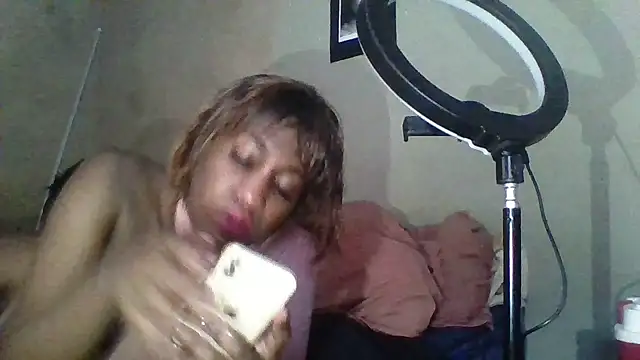 Snapshot of Moorella1 chatting on October 7, 6:54 am Moorella1 online show from October 7, 6:54 am