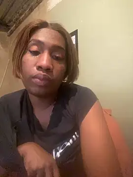 Snapshot of Moorella1 chatting on October 24, 8:11 am Moorella1 online show from October 24, 8:11 am