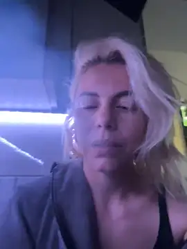 tanyagrey online show from May 13, 6:33 am