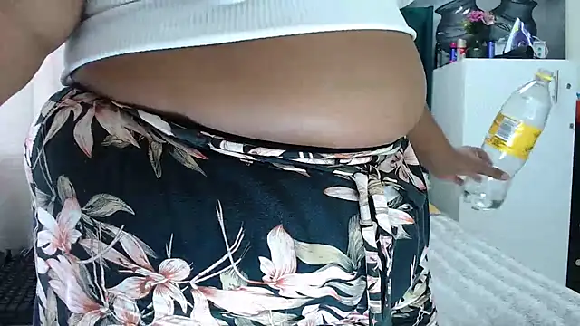 Snapshot of GaggingQueenxx chatting on September 29, 10:42 am GaggingQueenxx online show from September 29, 10:42 am