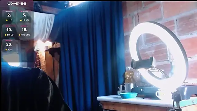 Alanagracia online show from November 6, 1:23 pm