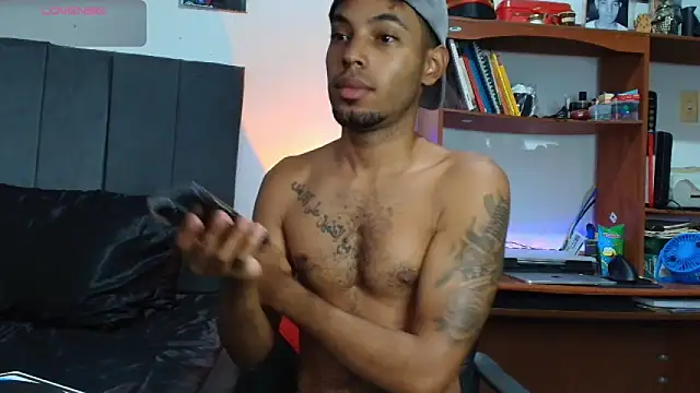 Snapshot of colinbrown chatting on September 20, 11:44 am colinbrown online show from September 20, 11:44 am