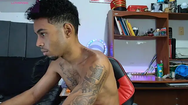 Snapshot of colinbrown chatting on September 26, 10:19 am colinbrown online show from September 26, 10:19 am