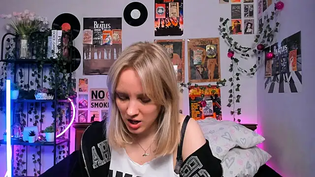 AliciaParkerf online show from March 7, 8:55 pm