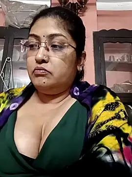 LAVERNIYA  online show from January 11, 7:05 pm