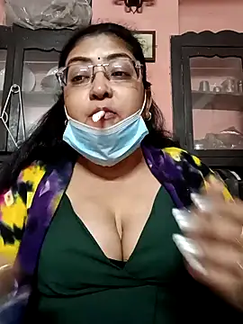 LAVERNIYA  online show from January 12, 6:49 pm