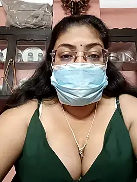 LAVERNIYA  online show from February 13, 7:10 pm