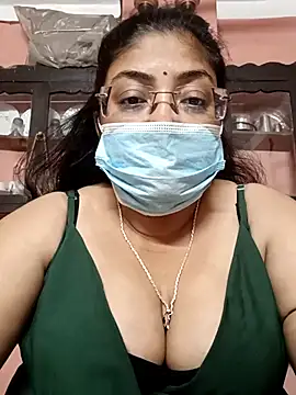 LAVERNIYA  online show from February 28, 9:01 pm