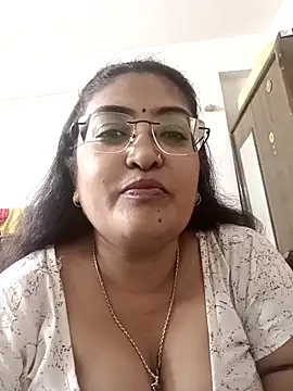 LAVERNIYA  online show from September 21, 5:14 pm