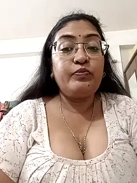 LAVERNIYA  online show from September 26, 5:06 pm