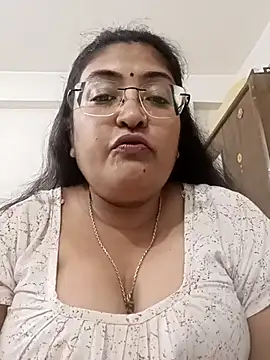 LAVERNIYA  online show from October 9, 11:41 am