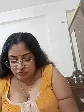 LAVERNIYA  online show from October 18, 12:06 pm