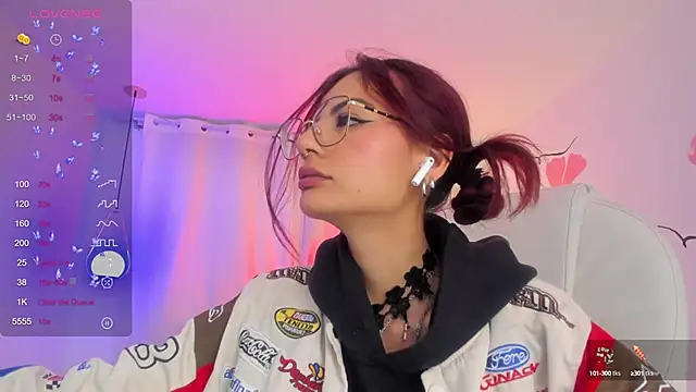 Snapshot of sophiecherry_ chatting on January 10, 9:31 pm sophiecherry online show from January 10, 9:31 pm