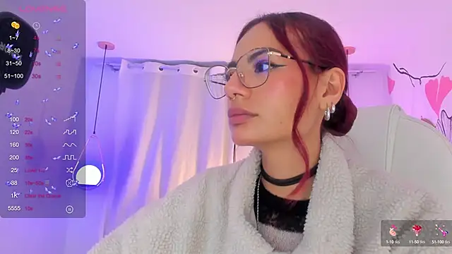 Snapshot of sophiecherry_ chatting on January 28, 2:11 am sophiecherry online show from January 28, 2:11 am