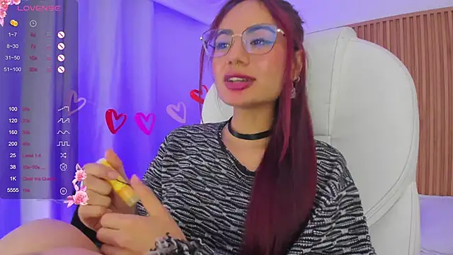 Snapshot of sophiecherry_ chatting on February 17, 10:40 am sophiecherry online show from February 17, 10:40 am
