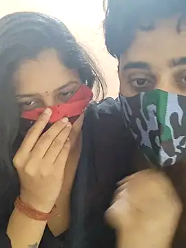 Snapshot of IND_COUPLE1 chatting on December 8, 3:10 am IND COUPLE1 online show from December 8, 3:10 am