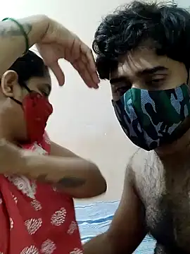 Snapshot of IND_COUPLE1 chatting on December 21, 6:55 pm IND COUPLE1 online show from December 21, 6:55 pm