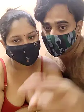 Snapshot of IND_COUPLE1 chatting on January 2, 4:02 pm IND COUPLE1 online show from January 2, 4:02 pm