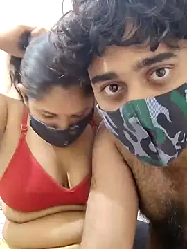 Snapshot of IND_COUPLE1 chatting on January 3, 11:14 am IND COUPLE1 online show from January 3, 11:14 am