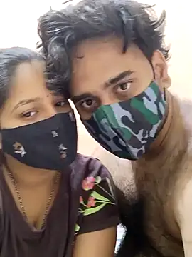 Snapshot of IND_COUPLE1 chatting on January 9, 6:48 am IND COUPLE1 online show from January 9, 6:48 am