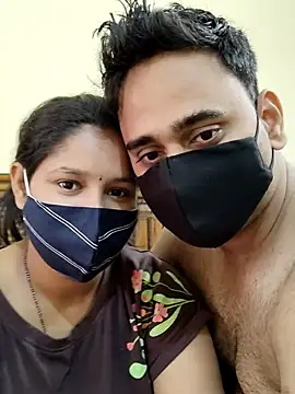 Snapshot of IND_COUPLE1 chatting on February 8, 6:01 am IND COUPLE1 online show from February 8, 6:01 am