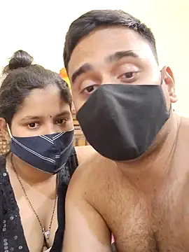 Snapshot of IND_COUPLE1 chatting on February 20, 9:11 am IND COUPLE1 online show from February 20, 9:11 am