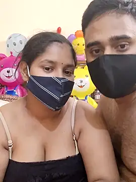 Snapshot of IND_COUPLE1 chatting on February 24, 6:47 pm IND COUPLE1 online show from February 24, 6:47 pm