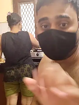 Snapshot of IND_COUPLE1 chatting on February 25, 6:36 am IND COUPLE1 online show from February 25, 6:36 am