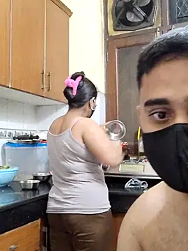 Snapshot of IND_COUPLE1 chatting on February 26, 9:58 pm IND COUPLE1 online show from February 26, 9:58 pm