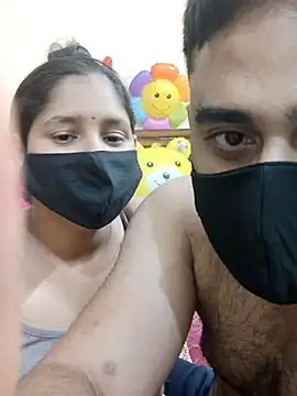 Snapshot of IND_COUPLE1 chatting on March 1, 8:31 pm IND COUPLE1 online show from March 1, 8:31 pm