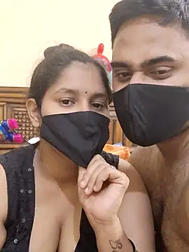 Snapshot of IND_COUPLE1 chatting on March 5, 7:27 pm IND COUPLE1 online show from March 5, 7:27 pm