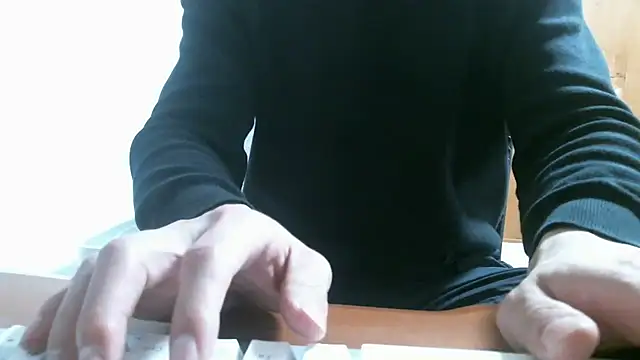 Snapshot of Stellan_0412 chatting on March 6, 5:42 pm Stellan 0412 online show from March 6, 5:42 pm