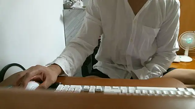 Snapshot of Stellan_0412 chatting on June 14, 3:36 pm Stellan 0412 online show from June 14, 3:36 pm