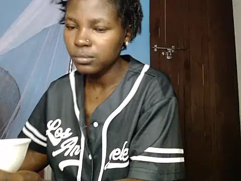 TrishaKalid online show from October 27, 8:18 am