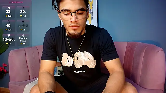Snapshot of dante_fox_ chatting on March 22, 10:37 pm dante fox online show from March 22, 10:37 pm