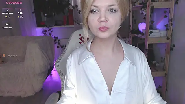 Snapshot of Brience chatting on March 4, 4:49 am Brience online show from March 4, 4:49 am